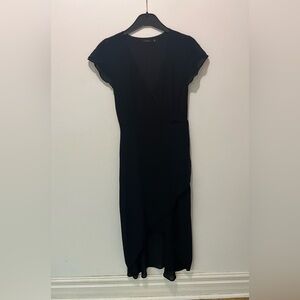 Talula Long Black Flowy Cap Sleeve Formal Dress - 0 going towards 2